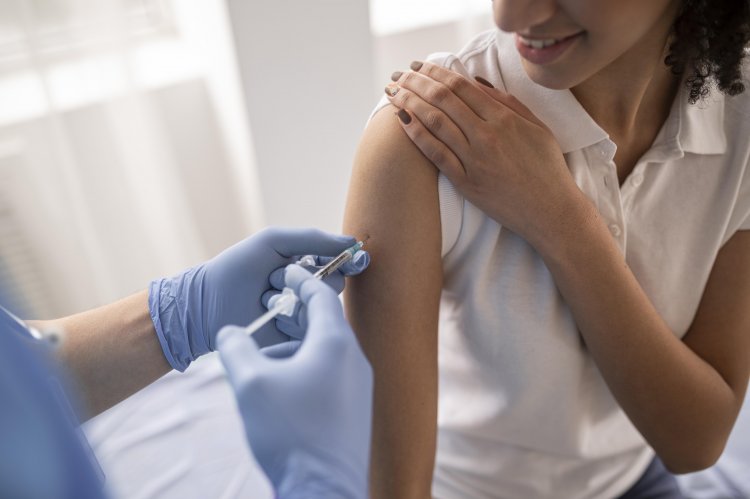 Más del 80% de la población diana de Canarias ha recibido la pauta completa de la vacuna
