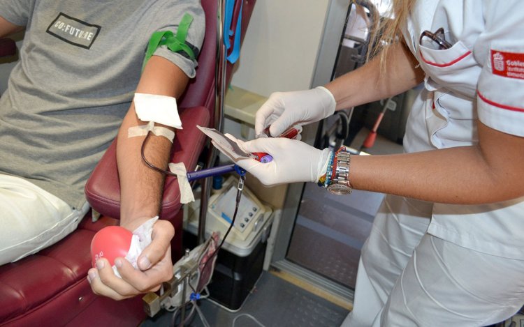Sanidad pide con urgencia que se done sangre, en especial del grupo 0 -
